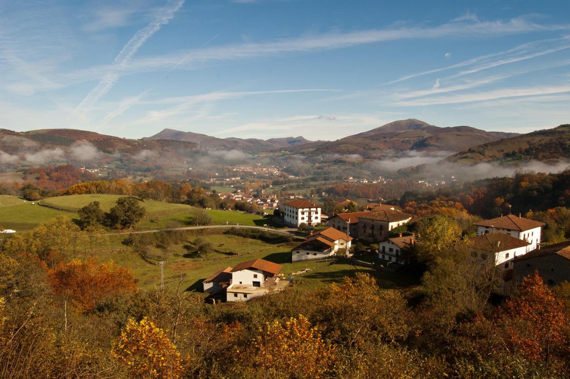 Hotel Urgain Oronoz-Mugaire Zewnętrze zdjęcie