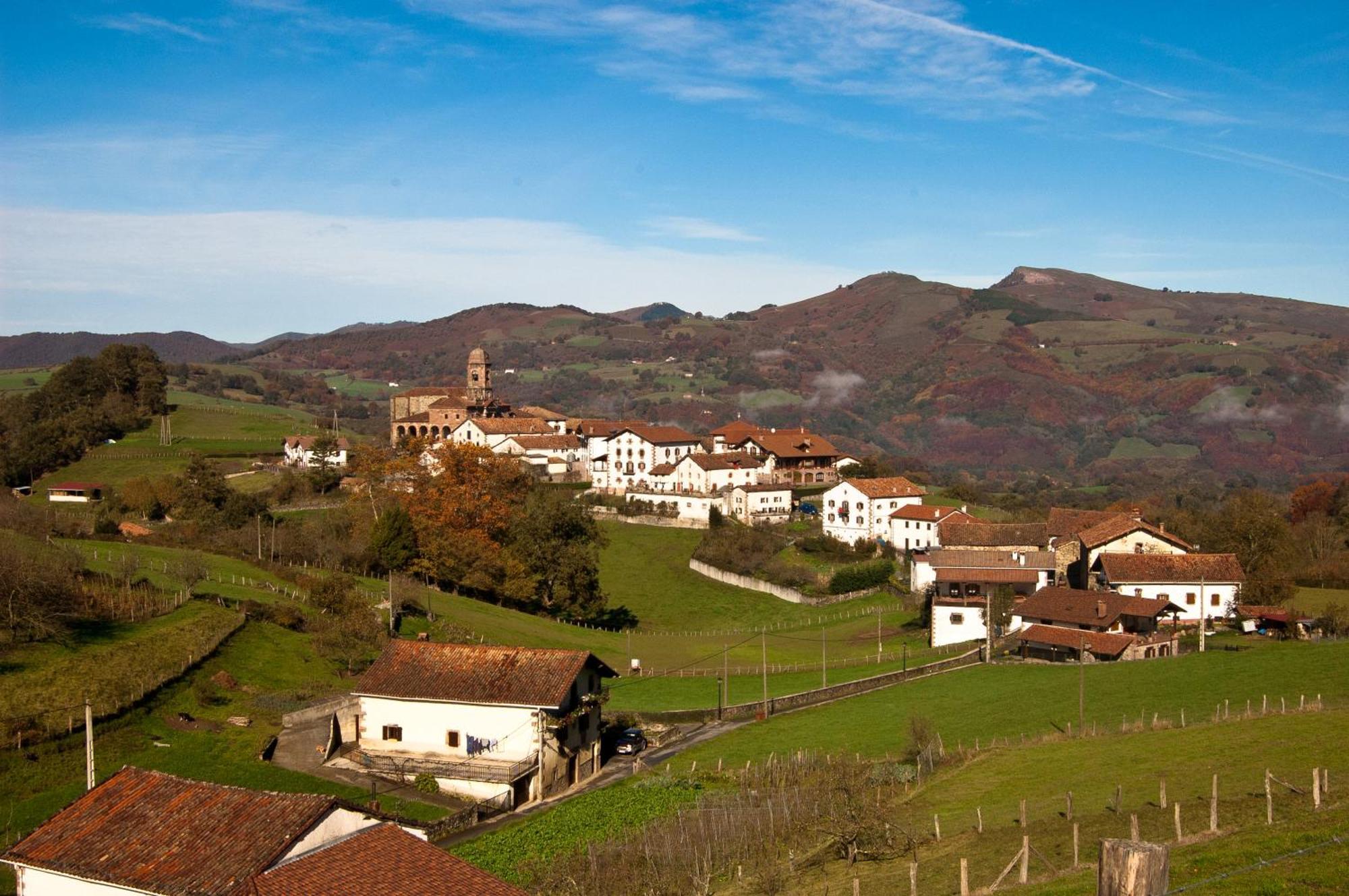 Hotel Urgain Oronoz-Mugaire Zewnętrze zdjęcie