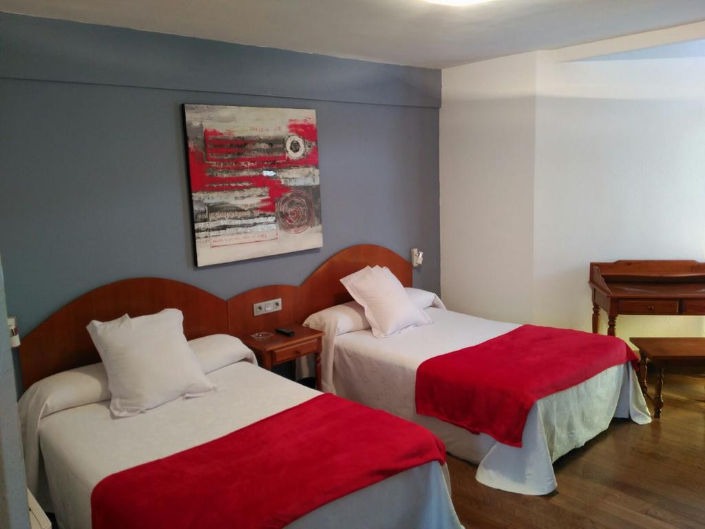 Hotel Urgain Oronoz-Mugaire Zewnętrze zdjęcie